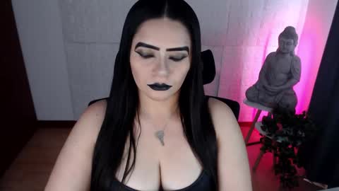 Snapshot of emili_evans_ chatting on 09.18.25 POWERFULL GODDESS EMILI online show from 09.18.25