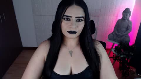 Snapshot of emili_evans_ chatting on 09.19.25 POWERFULL GODDESS EMILI online show from 09.19.25