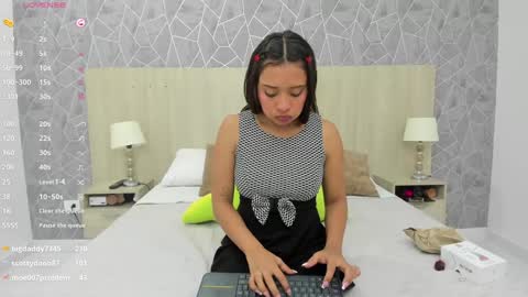 Emili Lenus online show from 01.05.25