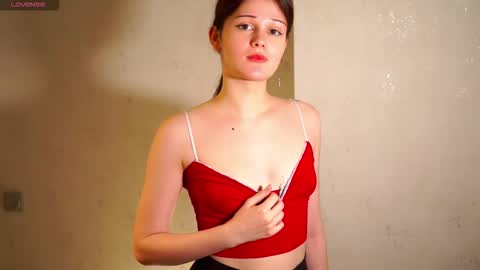 Emilia online show from 12.20.25