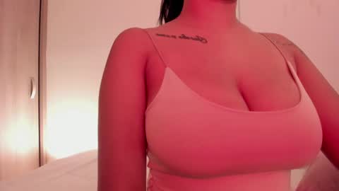 Emilia Big Boobs online show from 12.15.24