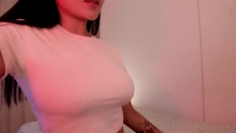 Emilia Big Boobs online show from 01.03.25