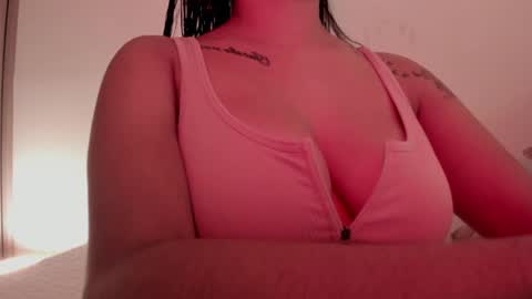 Emilia Big Boobs online show from 02.01.25