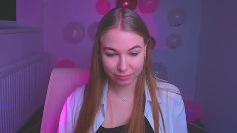 Emilia online show from 02.14.25