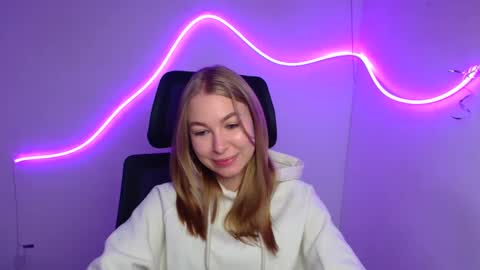 Emilia online show from 09.26.25