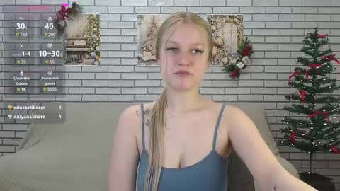 Snapshot of emiliaduchess chatting on 12.31.24 Amili online show from 12.31.24