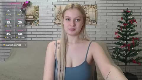 Snapshot of emiliaduchess chatting on 01.09.25 Amili online show from 01.09.25
