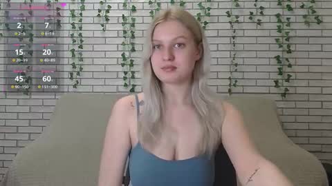 Snapshot of emiliaduchess chatting on 01.30.25 Amili online show from 01.30.25