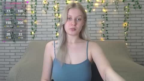 Snapshot of emiliaduchess chatting on 02.12.25 Amili online show from 02.12.25