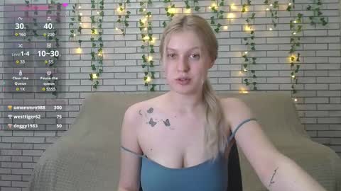 Snapshot of emiliaduchess chatting on 02.12.25 Amili online show from 02.12.25