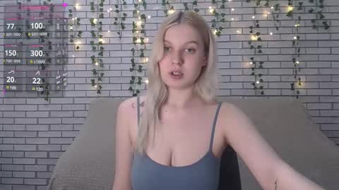 Snapshot of emiliaduchess chatting on 02.24.25 Amili online show from 02.24.25