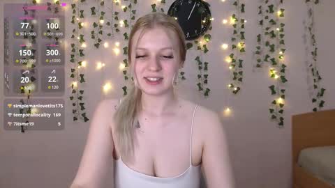 Snapshot of emiliaduchess chatting on 03.08.25 Amili online show from 03.08.25