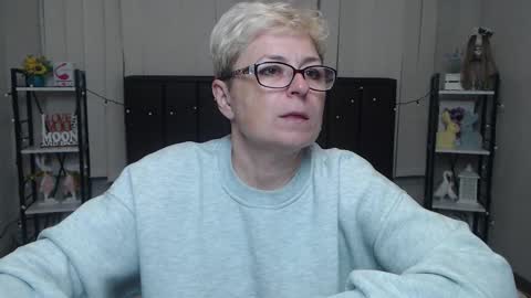 EmiliaGree online show from 10.10.25