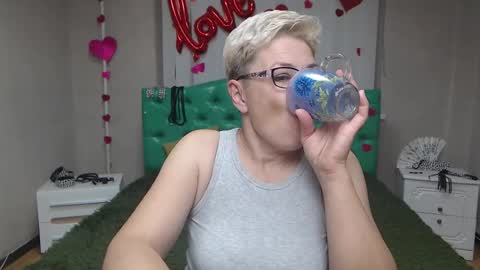 EmiliaGree online show from 10.13.25