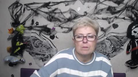 EmiliaGree online show from 11.04.25