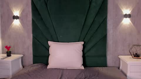 Emilie online show from 04.09.26