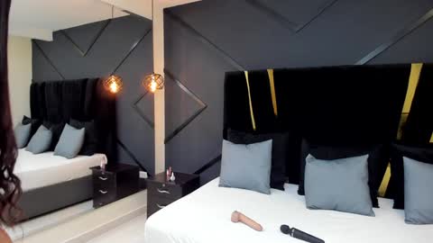 Emillie online show from 01.15.25