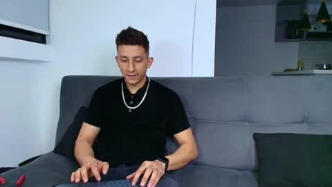EMILIOCUM online show from 02.12.25