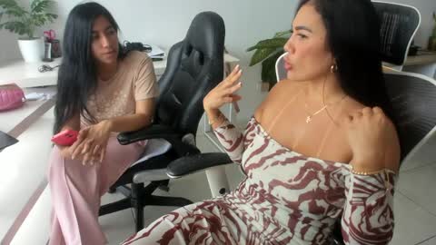 Snapshot of emillybrowm chatting on 03.30.26 Emilly online show from 03.30.26