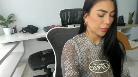 Snapshot of emillybrowm chatting on 04.13.26 Emilly online show from 04.13.26