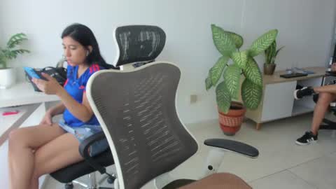 Snapshot of emillybrowm chatting on 07.03.26 Emilly online show from 07.03.26