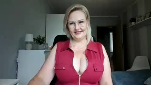 EmillyLove online show from 07.04.26