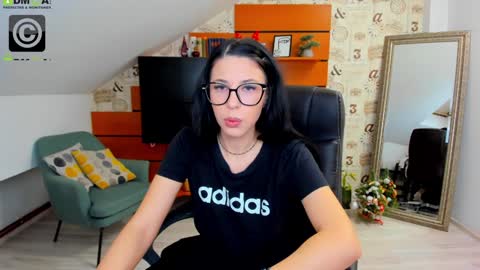 EmillyTaylor online show from 12.20.24