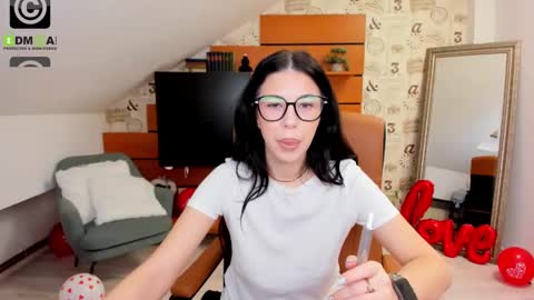 EmillyTaylor online show from 03.06.25