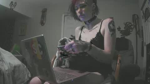 Snapshot of emily0903 chatting on 09.22.25 Emily Love online show from 09.22.25