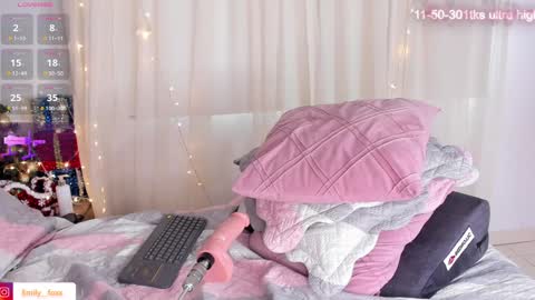 Snapshot of emily___fox chatting on 12.02.24 Emily online show from 12.02.24