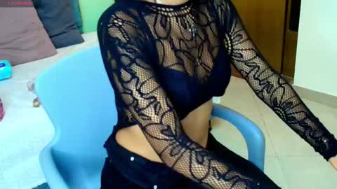  E M I L Y  online show from 10.01.25