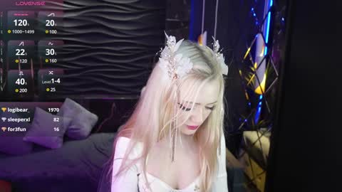 Snapshot of emily_air chatting on 12.20.24 Emily online show from 12.20.24