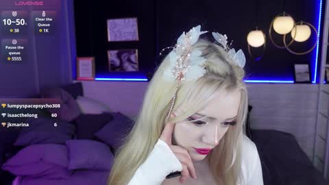 Snapshot of emily_air chatting on 12.23.24 Emily online show from 12.23.24