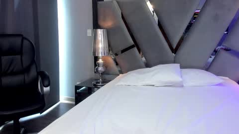 emily_bae online show from 01.10.25