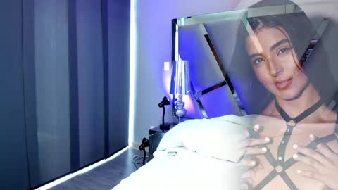 emily_bae online show from 02.01.25