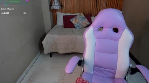 Snapshot of emily_beltonn chatting on 12.29.24 online show from 12.29.24