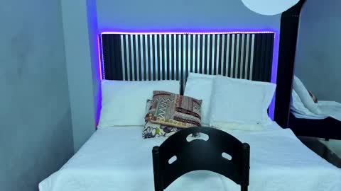 Snapshot of emily_beltonn chatting on 10.23.25 online show from 10.23.25