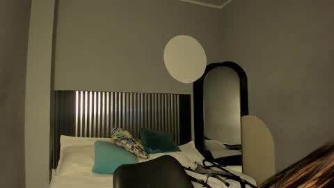 Snapshot of emily_beltonn chatting on 01.10.26 online show from 01.10.26