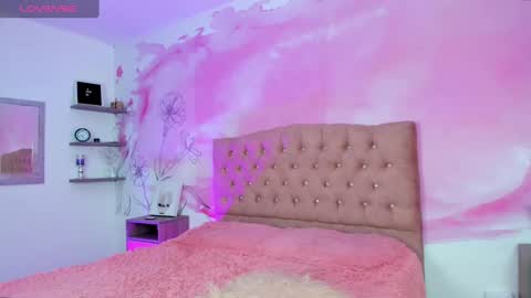 Snapshot of emily_carter19 chatting on 12.03.24 Emily Carter online show from 12.03.24