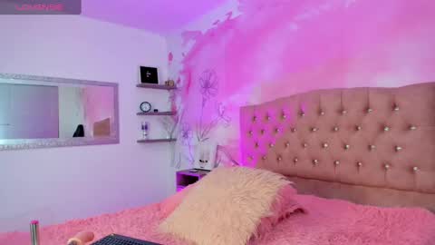 Snapshot of emily_carter19 chatting on 12.03.24 Emily Carter online show from 12.03.24