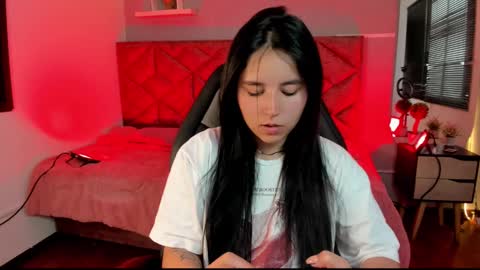 Snapshot of emily_carter19 chatting on 12.21.24 Emily Carter online show from 12.21.24