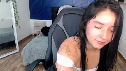 Snapshot of emily_carter19 chatting on 01.21.25 Emily Carter online show from 01.21.25