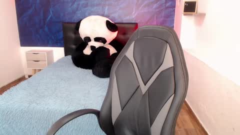 Snapshot of emily_carter19 chatting on 01.28.25 Emily Carter online show from 01.28.25