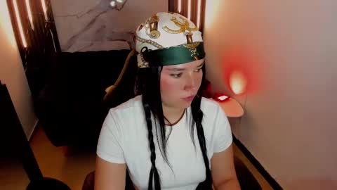 Snapshot of emily_carter19 chatting on 09.22.25 Emily Carter online show from 09.22.25