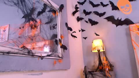 emily_castillo1_ online show from 10.29.25