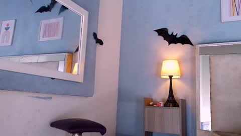 emily_castillo1_ online show from 11.30.25