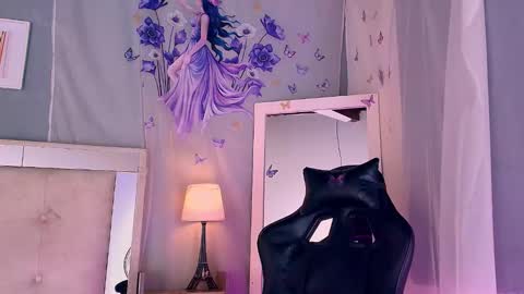 emily_castillo1_ online show from 03.25.26