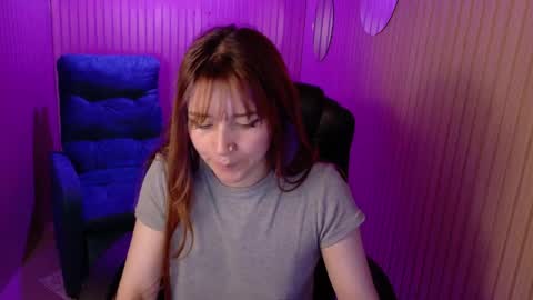 Snapshot of emily_cherry_ chatting on 05.12.26 Emily Cherry online show from 05.12.26