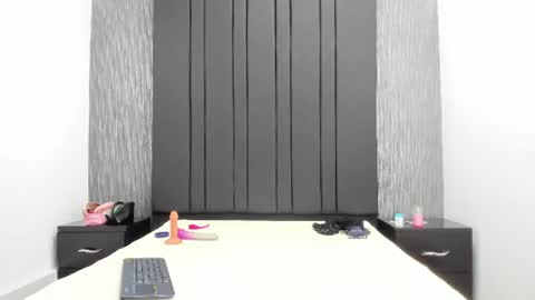 Snapshot of emily_collins69 chatting on 06.30.26 Emily online show from 06.30.26