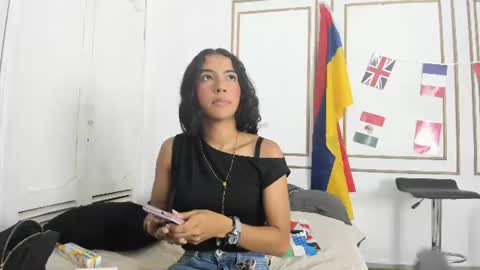 Snapshot of emily_gaviria1 chatting on 06.16.26 emily_gaviria1 online show from 06.16.26